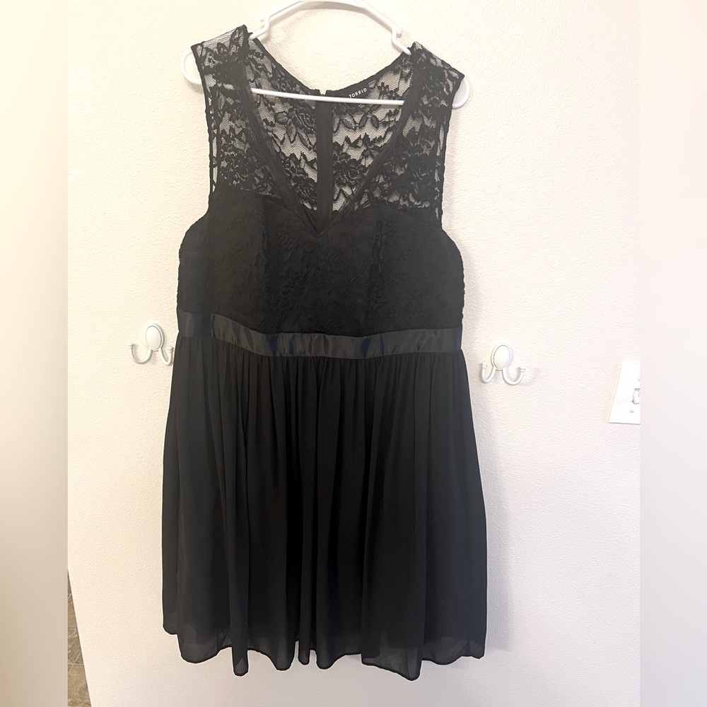 Torrid Lace and Tulle dress. Like new!